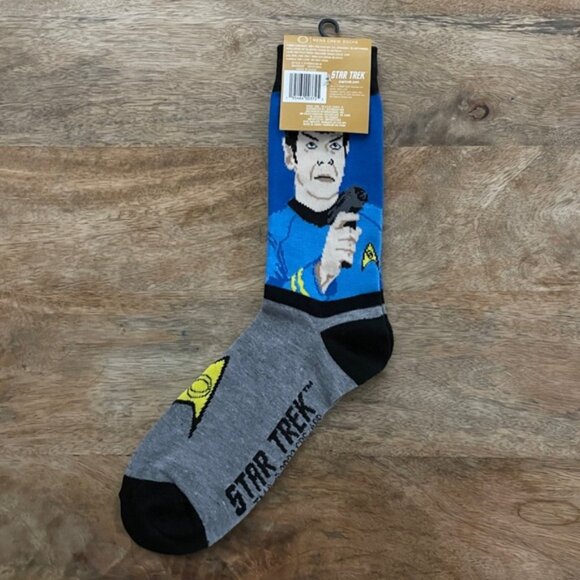 New: 2 Pair Adult Star Trek Captain Kirk and Spock Socks - Picture 5 of 5